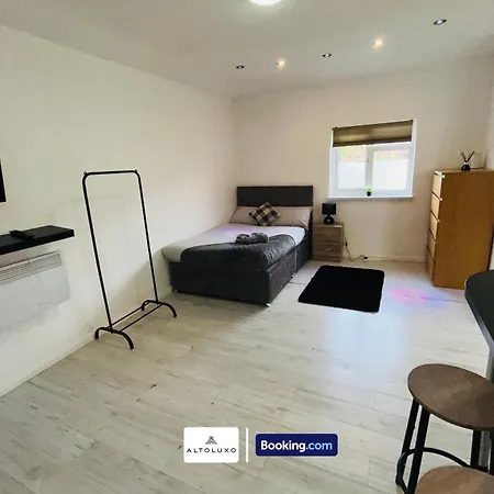 Inactive The Serviced By Altoluxoexperience Short Lets & Serviced With Free Wifi Bristol