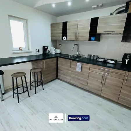 Inactive The Serviced By Altoluxoexperience Short Lets & Serviced With Free Wifi Apartman